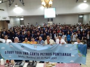 Kunjungan SMA Santo Petrus STPT