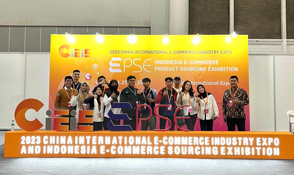 Kunjungan Mahasiswa Baru Program Studi Bisnis Digital Ke Pameran E-Commerce International Expo
