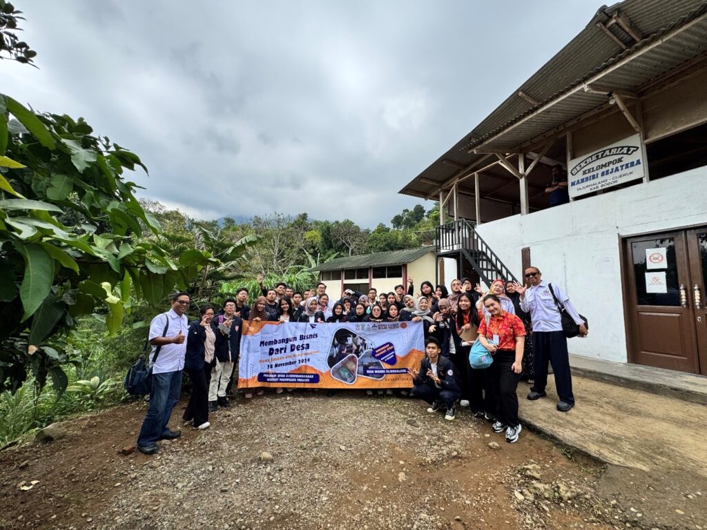 Mahasiswa S1 Kewirausahaan Institut Pariwisata Trisakti Belajar “Membangun Bisnis dari Desa” di Desa Wisata Tajurhalang Bogor