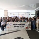 Institut Pariwisata Trisakti dan Sekolah Tinggi Ilmu Ekonomi Trisakti Gelar Pelatihan Pembuatan Kue bagi Komunitas Gereja Sanbarto, Taman Galaxi, Bekasi
