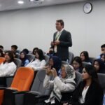 Perkuat Program Internasionalisasi, IP Trisakti Gelar International Guest Lecture Bertajuk “AI in Hospitality: Challenges and Ethics” Bersama CEO IMI Switzerland